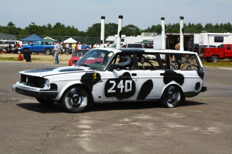 Illustration for article titled The 24 Hours Of LeMons New England 2009 Über Gallery, Part 2